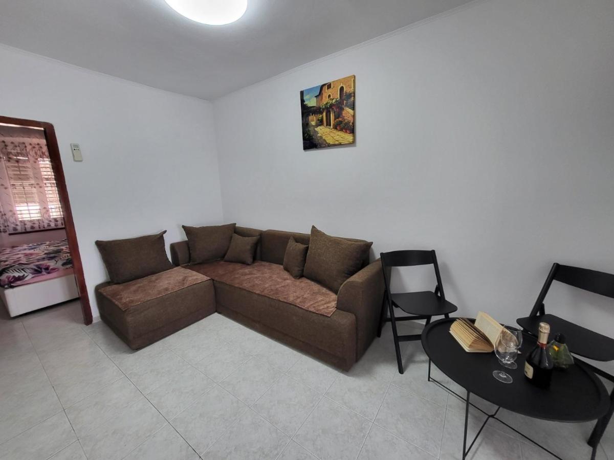 Apartman Dora With Sea View And Terrace Umag Exterior photo